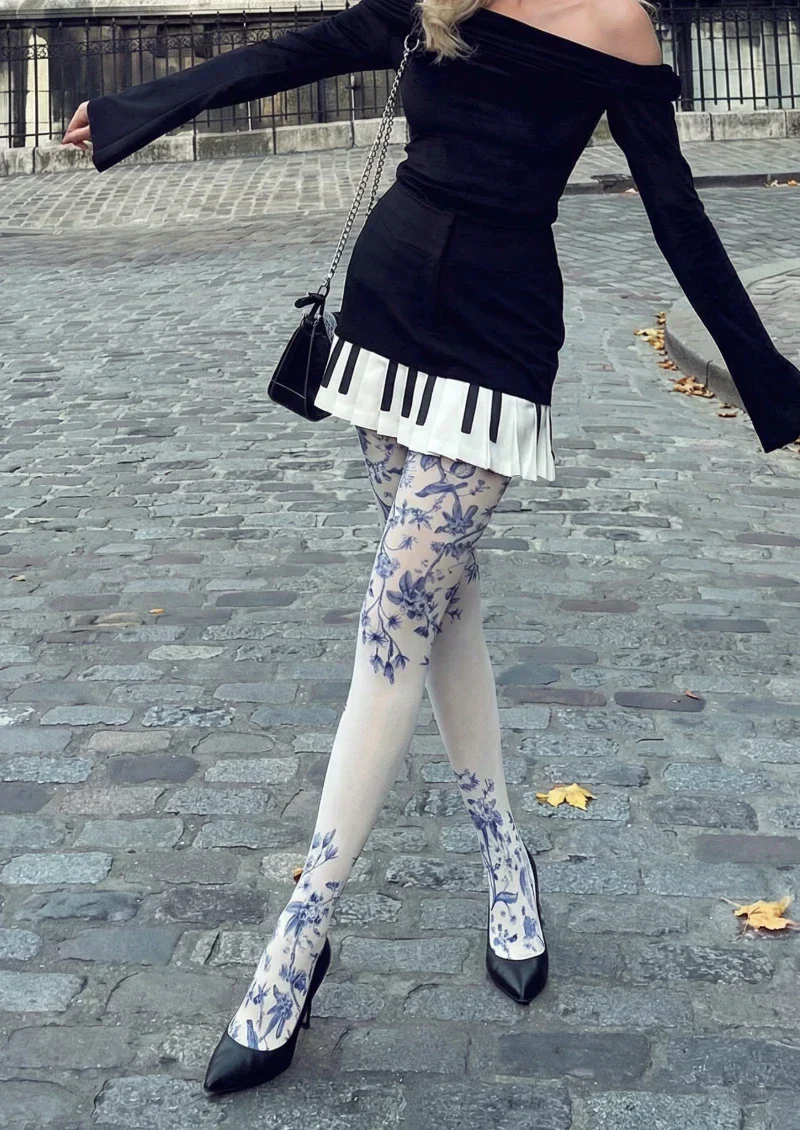 Viken Plan Blue White Porcelain Floral Tights Hosiery Pantyhose - Image 2
